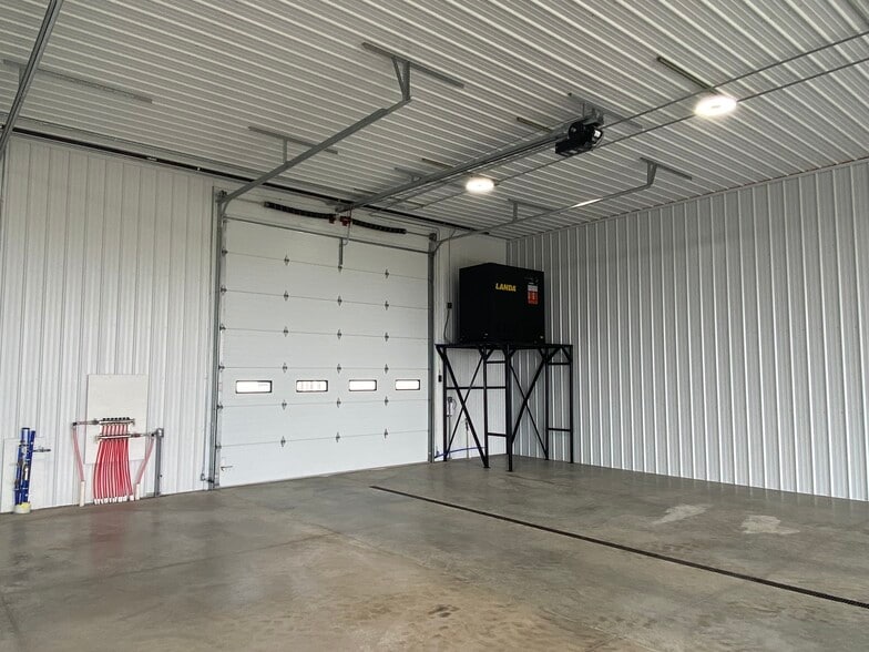 More Photos Of 1921 Brighton Henrietta Town Line Rd, Rochester Light Manufacturing For Lease