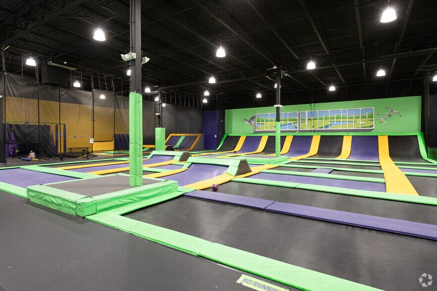 More Photos Of 4403 Black Horse Pike, Mays Landing General Retail For Lease