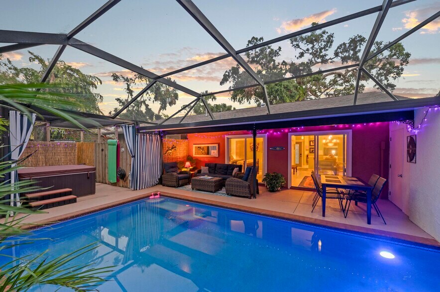 More Photos Of 941 Virginia Dr, Sarasota Apartments For Sale