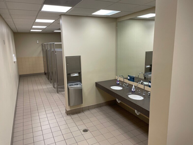 More Photos Of 1209 County Road 1304, Bridgeport Office For Sale