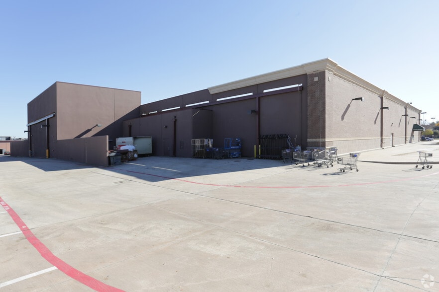 More Photos Of 3939 Frankford Rd, Dallas Supermarket For Lease