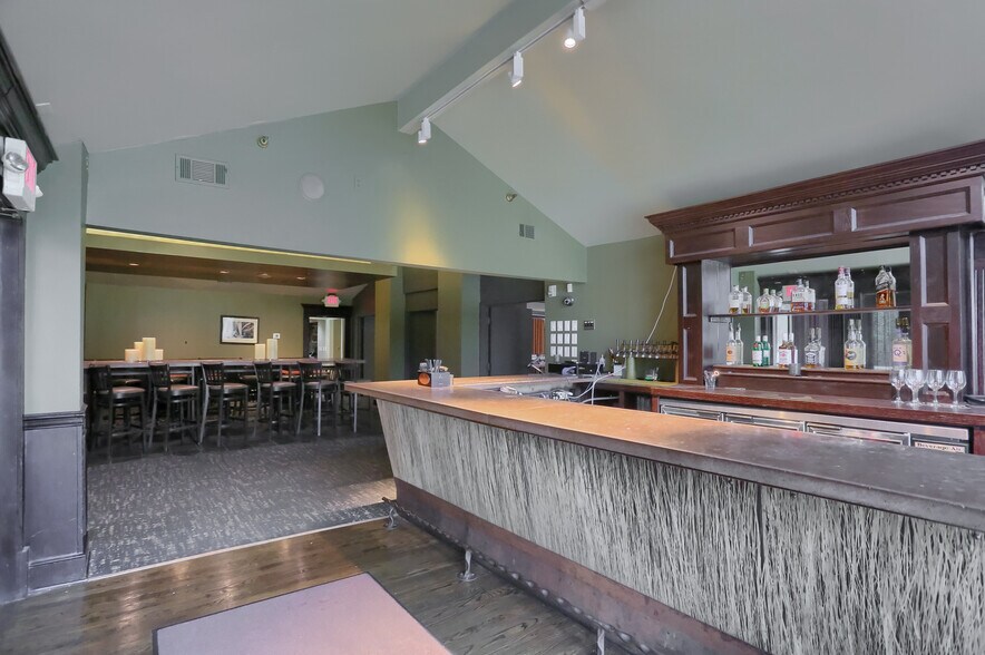 More Photos Of 634 Camp Horne Rd, Pittsburgh General Retail For Sale