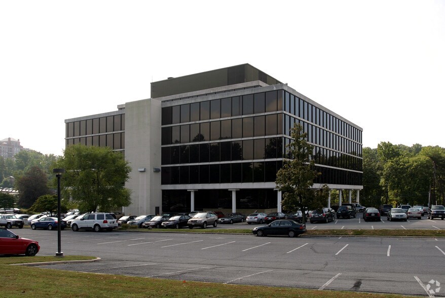 More Photos Of 6000 Executive Blvd, North Bethesda Office For Lease