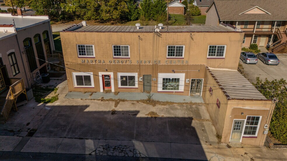 More Photos Of 105 Enterprise St, Clinton Storefront Retail Residential For Sale