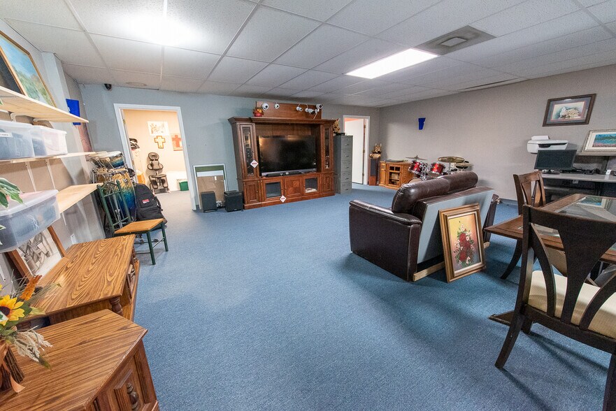 More Photos Of 1211 Lamar St, Sweetwater Flex For Sale