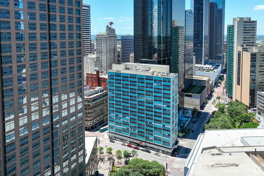 More Photos Of 211 N Ervay St, Dallas Office For Sale