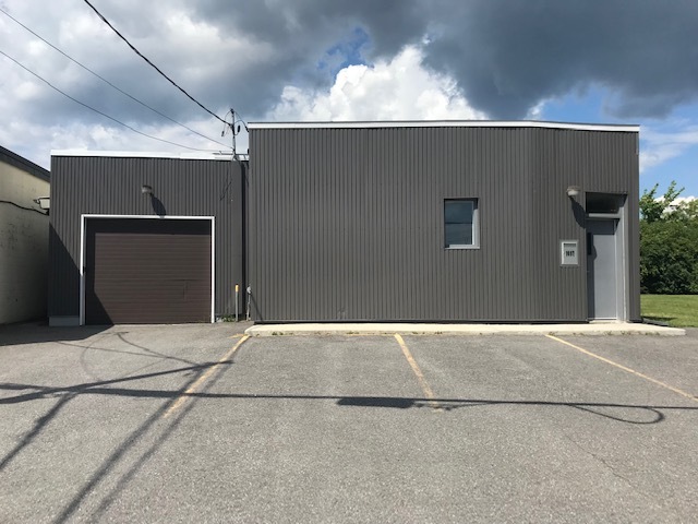 Primary Photo Of 1097 Parisien St, Ottawa Warehouse For Sale