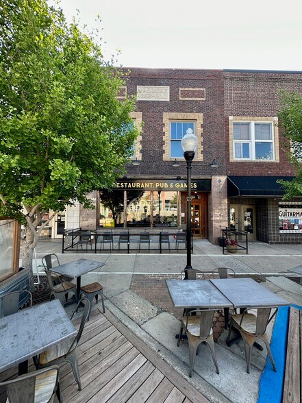 Primary Photo Of 724 S Massachusetts St, Lawrence Storefront Retail Residential For Lease