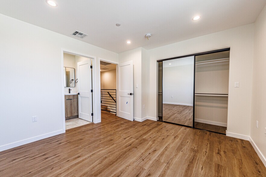 More Photos Of 1857 Crenshaw Blvd, Los Angeles Apartments For Sale