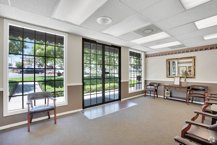 More Photos Of 60 E Foothill Blvd, Upland Storefront Retail Office For Sale