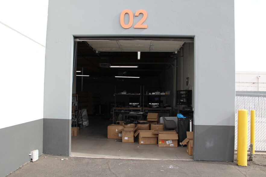 More Photos Of 2452 W Birchwood Cir, Mesa Manufacturing For Lease