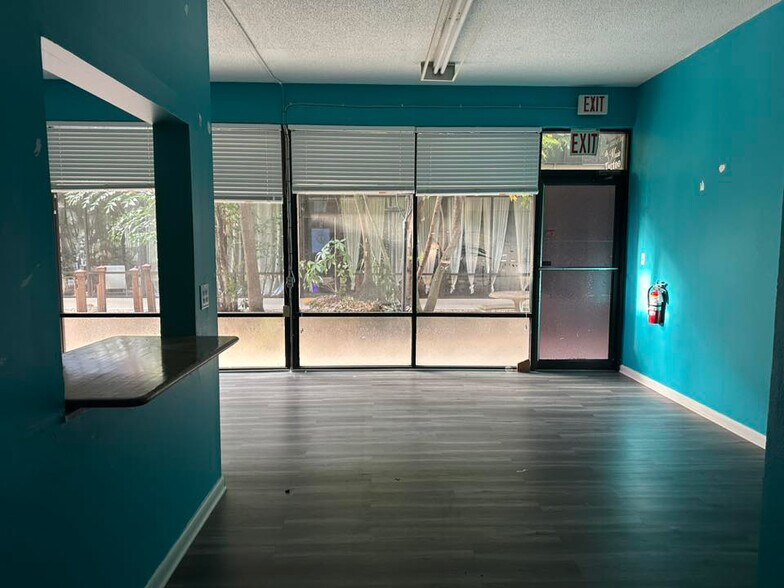 More Photos Of 2595 Tamiami Trl, Port Charlotte Apartments For Lease