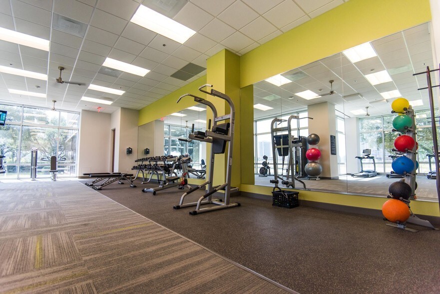 More Photos Of 122 W John Carpenter Fwy, Irving Coworking Space