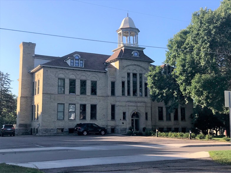 More Photos Of 261 School Ave, Excelsior Office For Lease