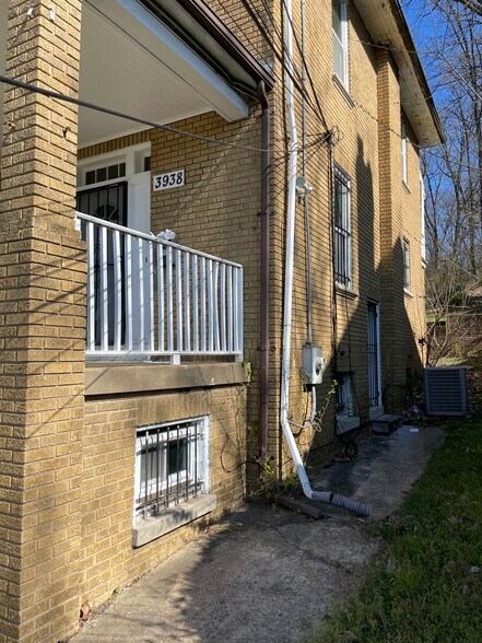 More Photos Of 3938 Benning Rd NE, Washington Office Residential For Sale