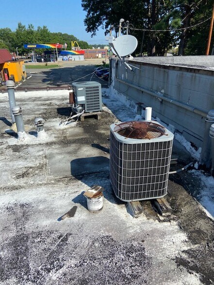 More Photos Of 10606 Warwick Blvd, Newport News General Retail For Sale