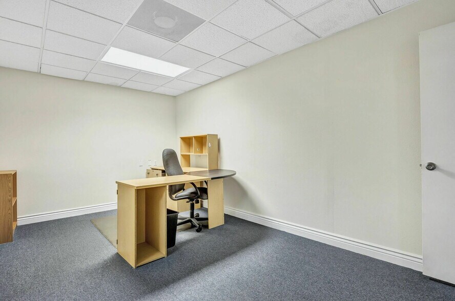 More Photos Of 904 E New Haven Ave, Melbourne Storefront For Lease