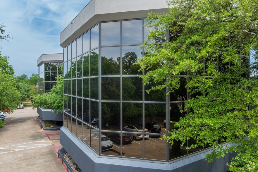 More Photos Of 11130 Jollyville Rd, Austin Office For Lease