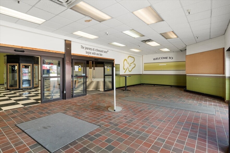 More Photos Of 1230 N Main St, Viroqua Freestanding For Sale