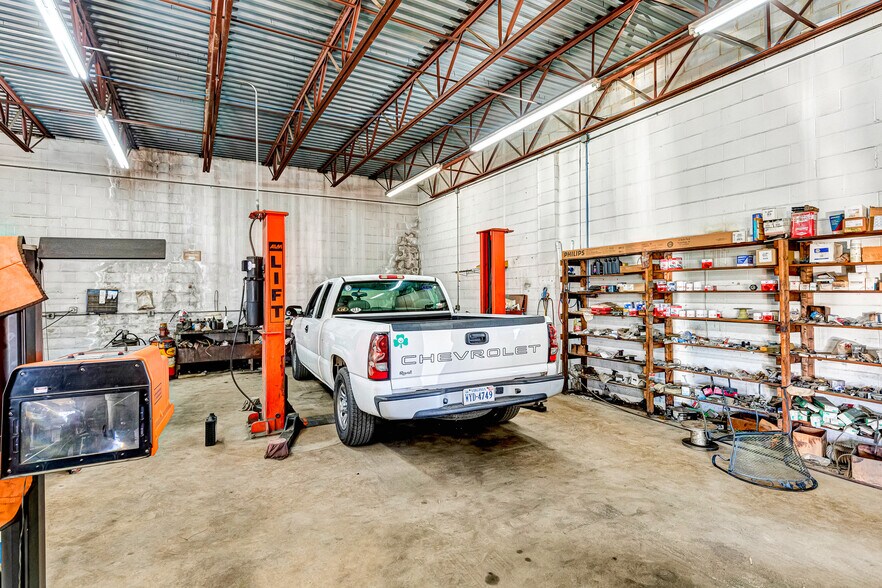 More Photos Of 6509 Dickens Pl, Richmond Auto Repair For Sale