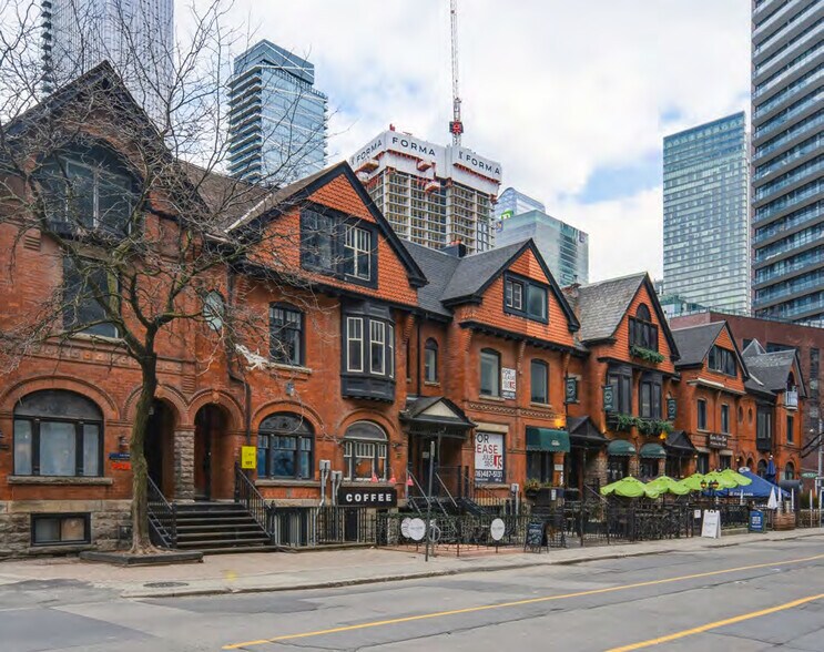 More Photos Of 127 John St, Toronto Office For Lease