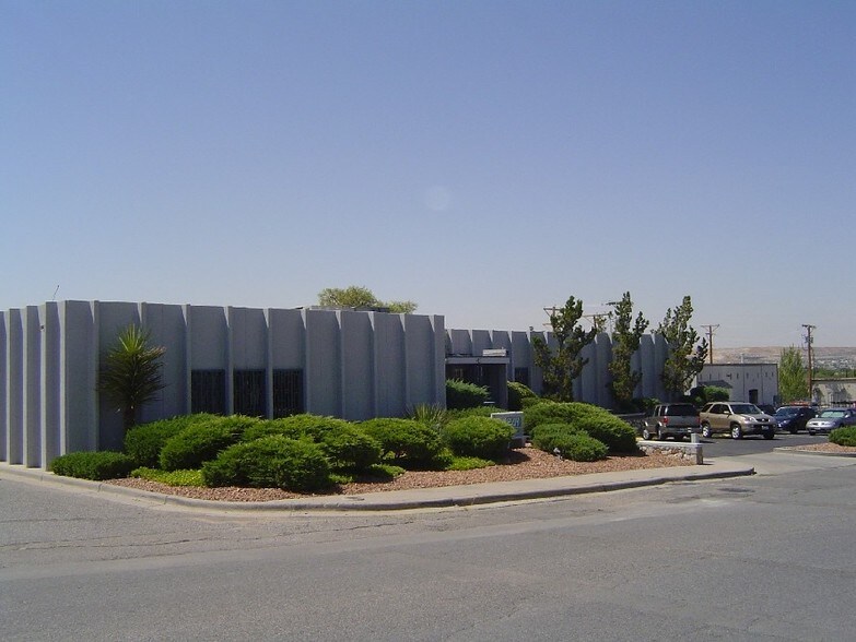 More Photos Of 240 E Sunset Rd, El Paso Office For Lease