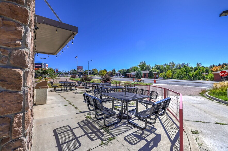 More Photos Of 3220 Austin Bluffs Pky, Colorado Springs Freestanding For Lease