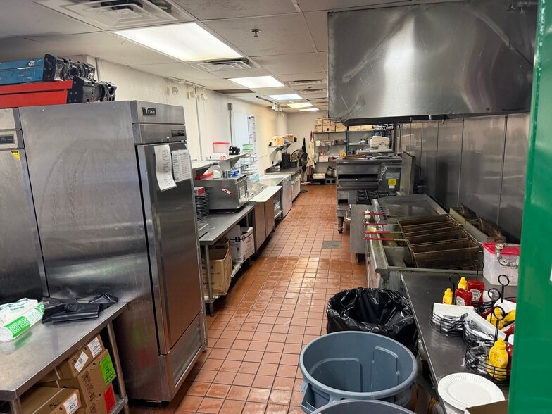 More Photos Of 525 S Riverfront Blvd, Dallas Restaurant For Lease