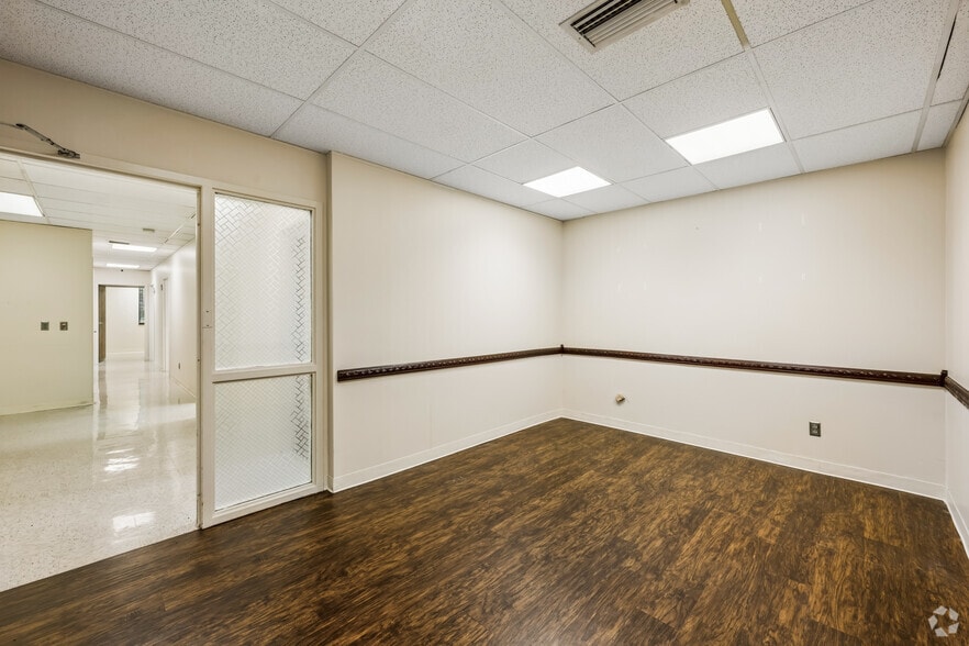 More Photos Of 644 2nd St, Alabaster Medical For Lease