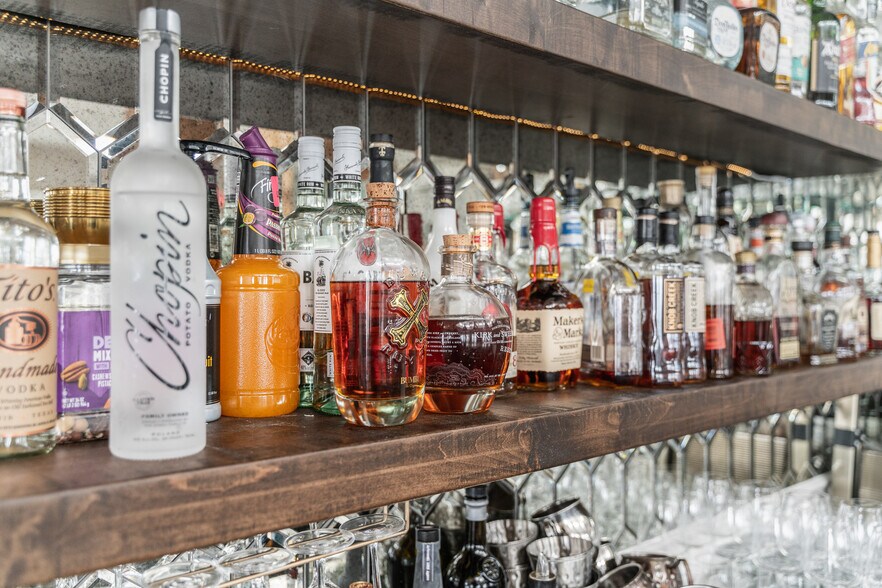 More Photos Of 738 E Main St, Belhaven Hotel For Sale