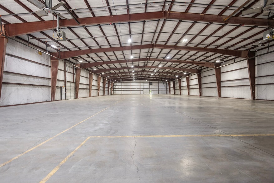 More Photos Of 2307 E Erwin St, Tyler Manufacturing For Lease