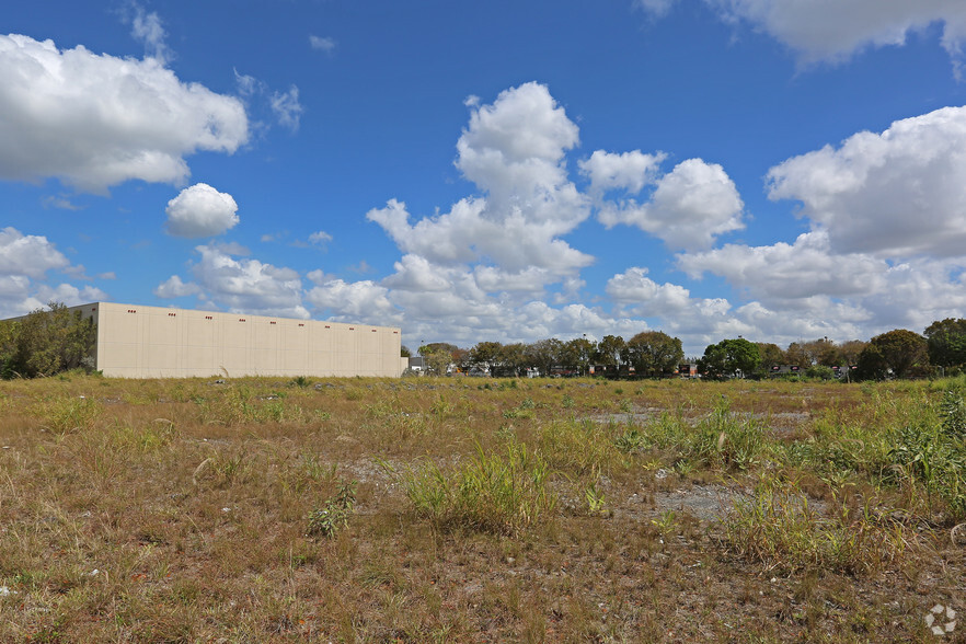 Primary Photo Of 11300 NW 131st St, Medley Land For Lease