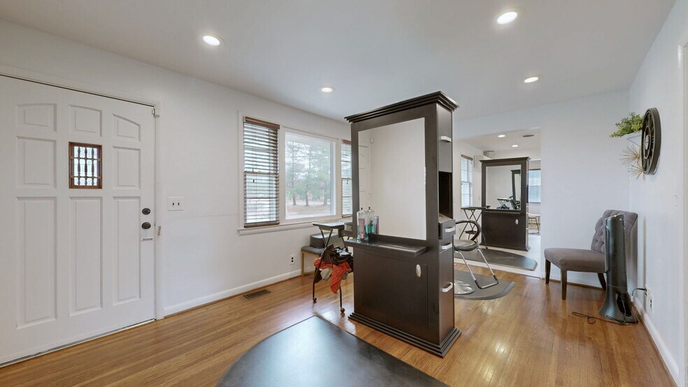 More Photos Of 2898 Elm Hill Pike, Nashville Office Residential For Sale