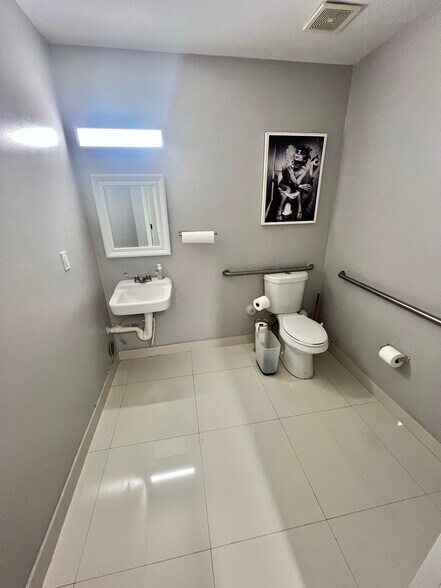 More Photos Of 15420 SW 136th St, Miami General Retail For Sale