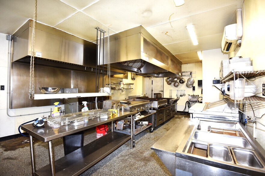 More Photos Of 115 and 117 Main st, Faith Restaurant For Sale