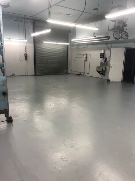 More Photos Of 2217 E Main St, Mesa Freestanding For Lease