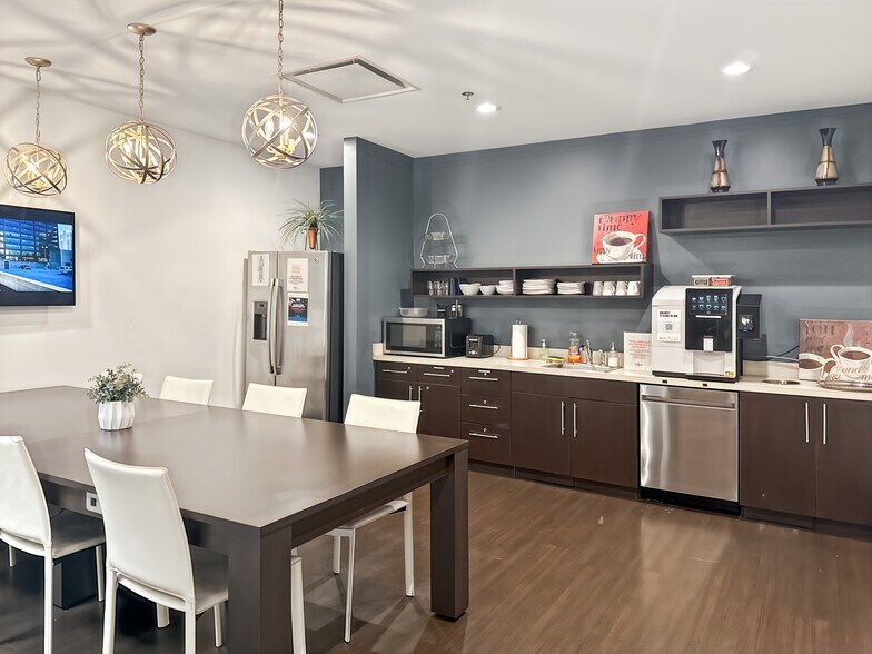 More Photos Of 9005 Overlook Blvd, Brentwood Coworking Space