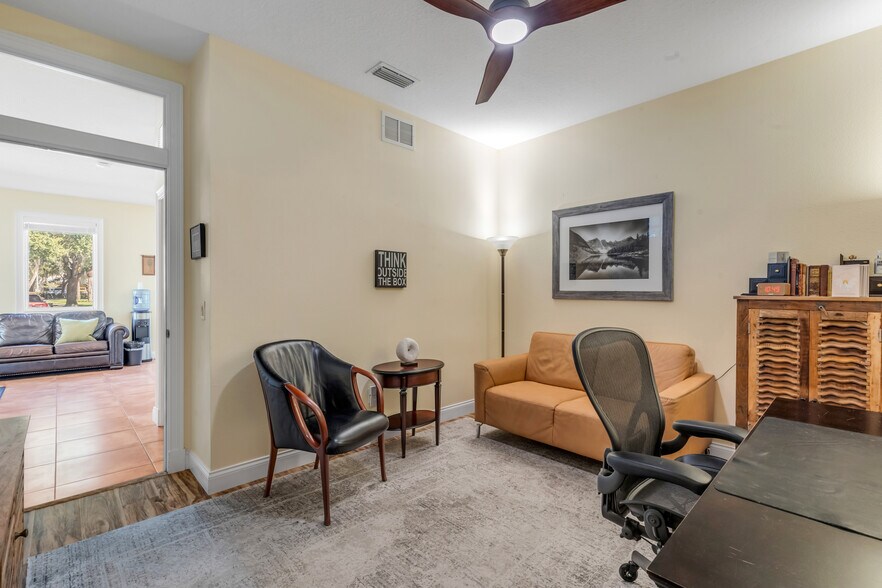 More Photos Of 136 Julia St, New Smyrna Beach Flex For Sale