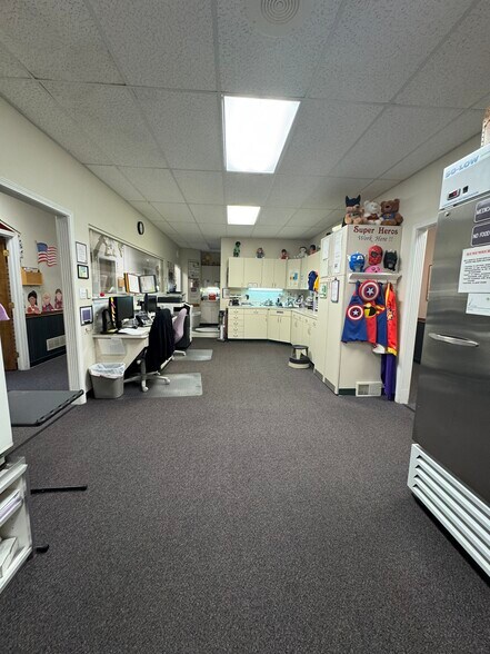 More Photos Of 71 Mack Walters Rd, Shelbyville Medical For Sale