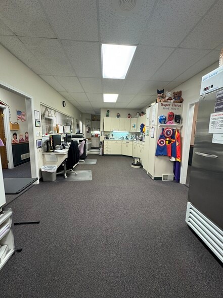 More Photos Of 71 Mack Walters Rd, Shelbyville Medical For Sale