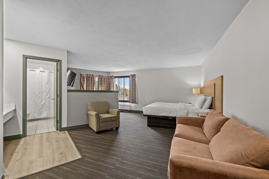 More Photos Of 5110 Main St, Stevens Point Hotel For Sale