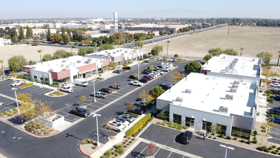 More Photos Of 5701 Young St, Bakersfield Medical For Sale