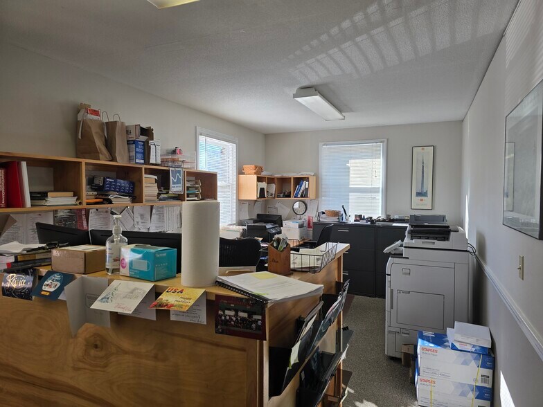 More Photos Of 228 Triangle St, Amherst Office For Sale