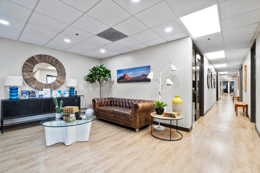 More Photos Of 202 E Earll Dr, Phoenix Medical For Sale