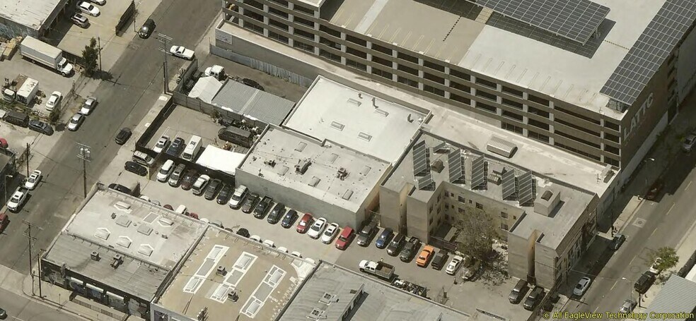 More Photos Of 235 W 24th St, Los Angeles Service For Sale