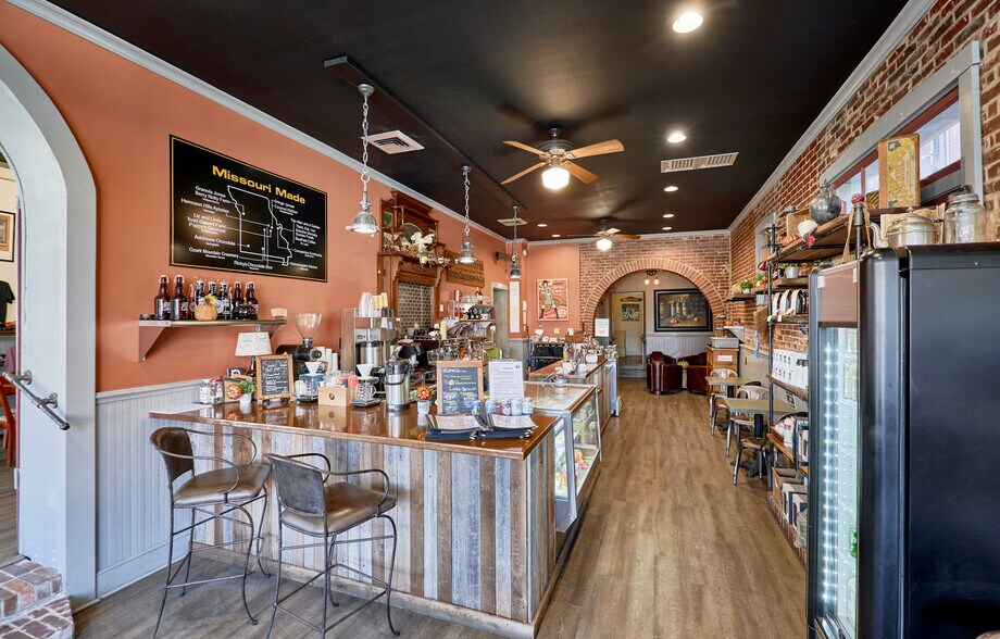 More Photos Of 214 E 1st St, Hermann Storefront Retail Residential For Sale