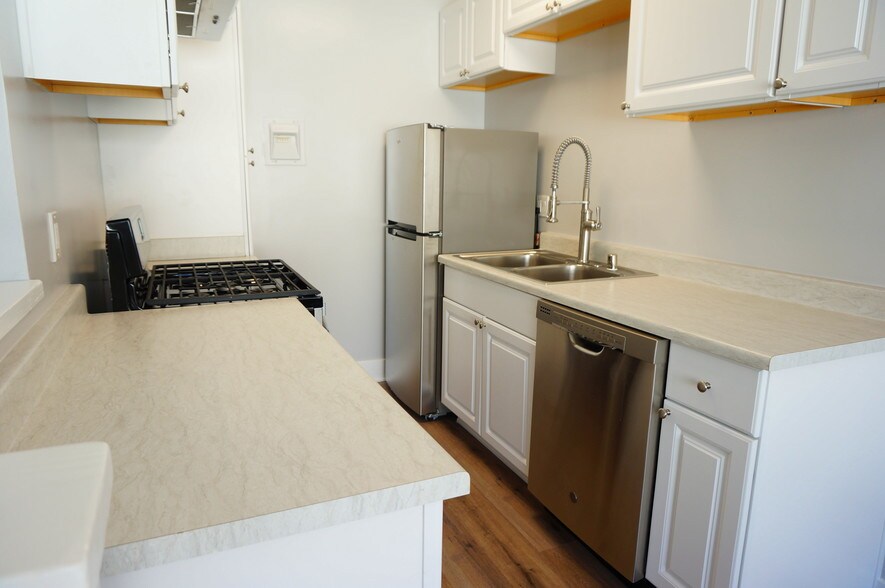 More Photos Of 1001 E Acacia Ave, Glendale Apartments For Sale