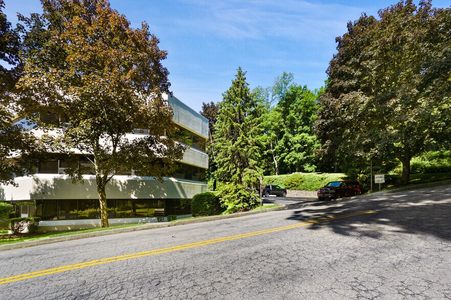 More Photos Of 500 Executive Blvd, Ossining Office For Lease