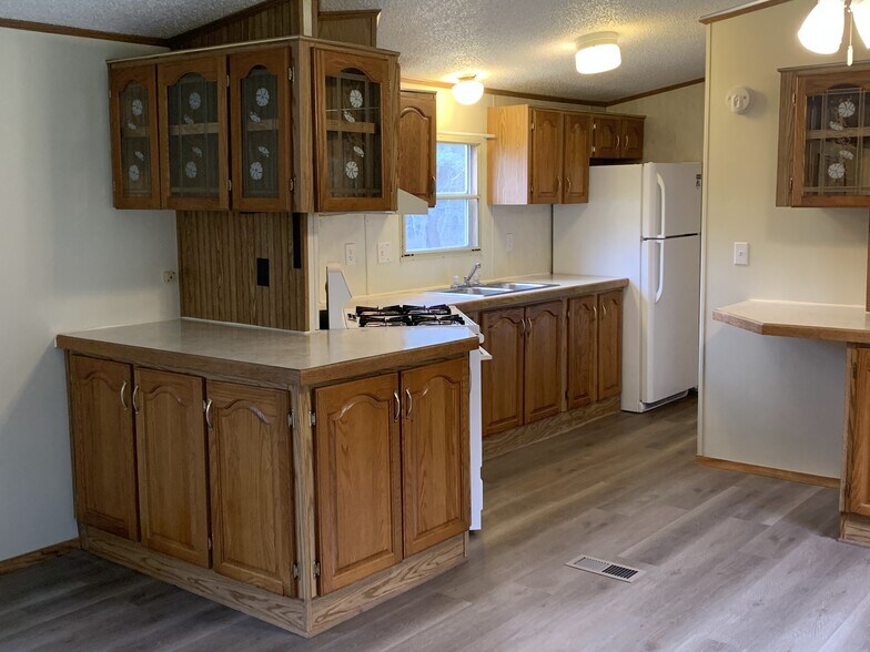 More Photos Of 15 Decasper Dr, Lewis Run Manufactured Housing Mobile Home Park For Sale