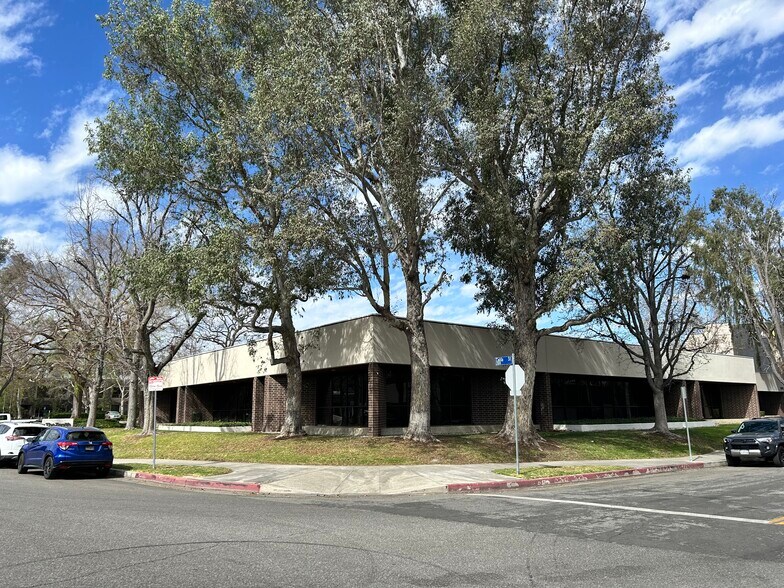 More Photos Of , Woodland Hills Office For Sale